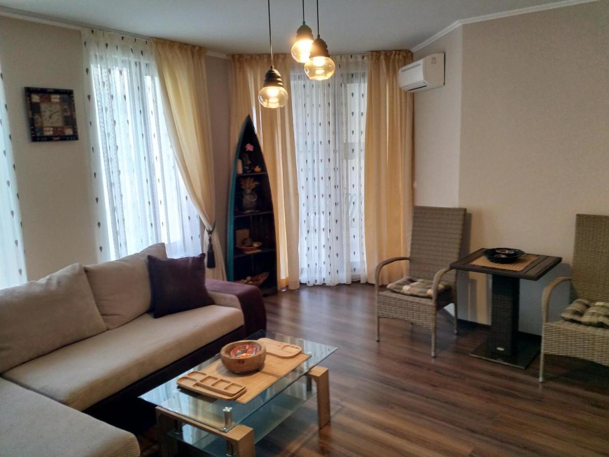 Apartment Melody Burgas Bagian luar foto